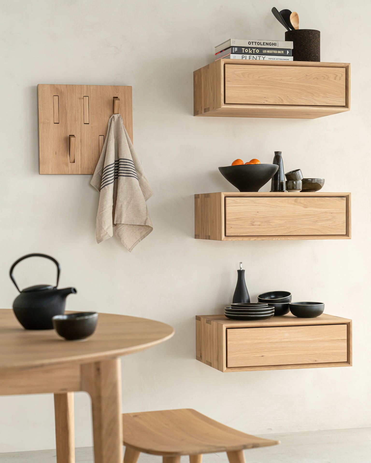 Utilitile Wall Hanger | Varnished Oak | 5 Hangers