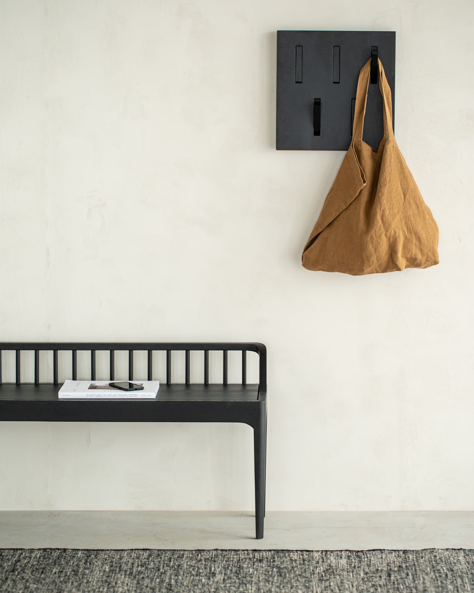 Utilitile Wall Hanger | Varnished Oak | Black | 5 Hangers