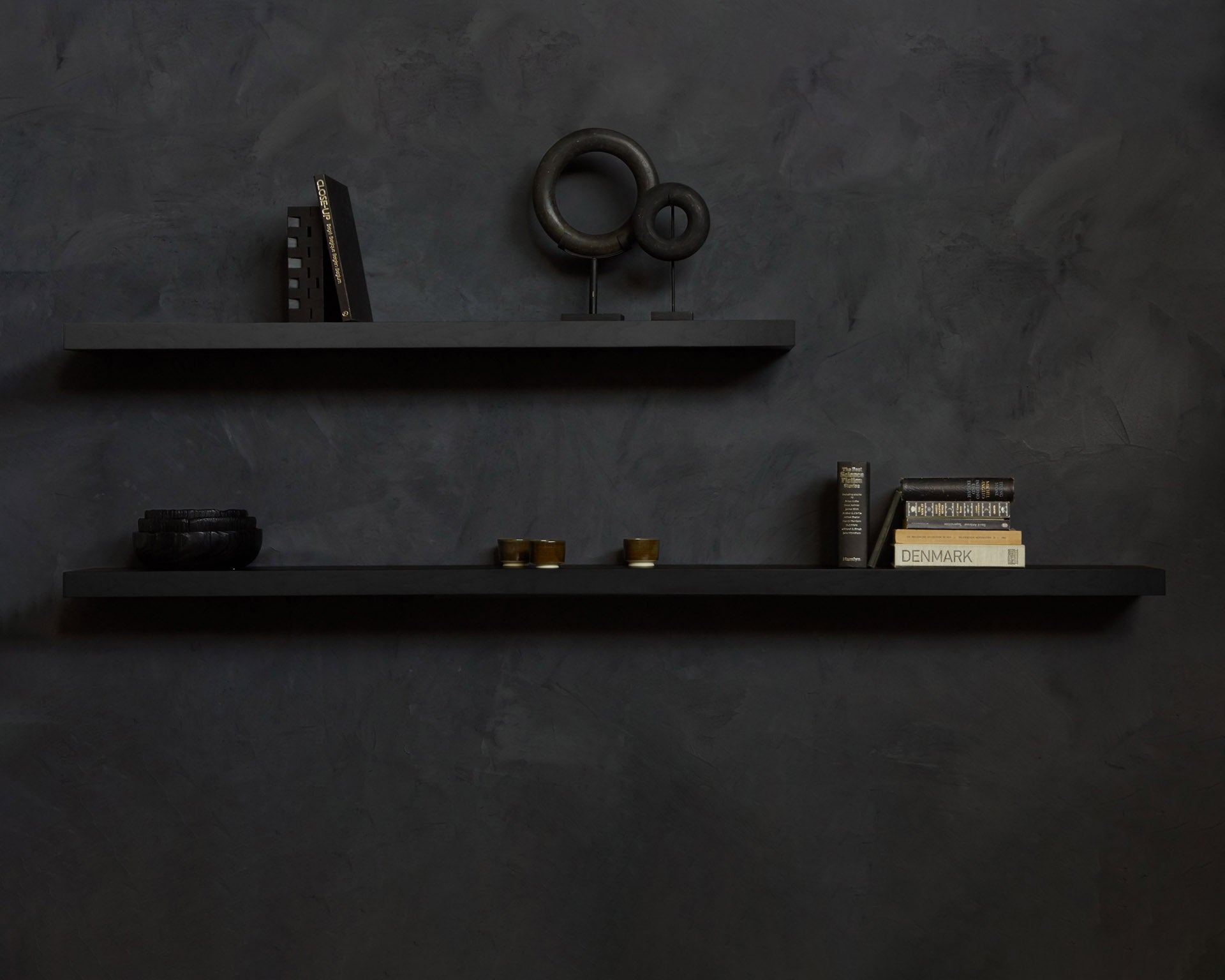 Wall Shelf | Varnished Oak | Black | 28" X 9"