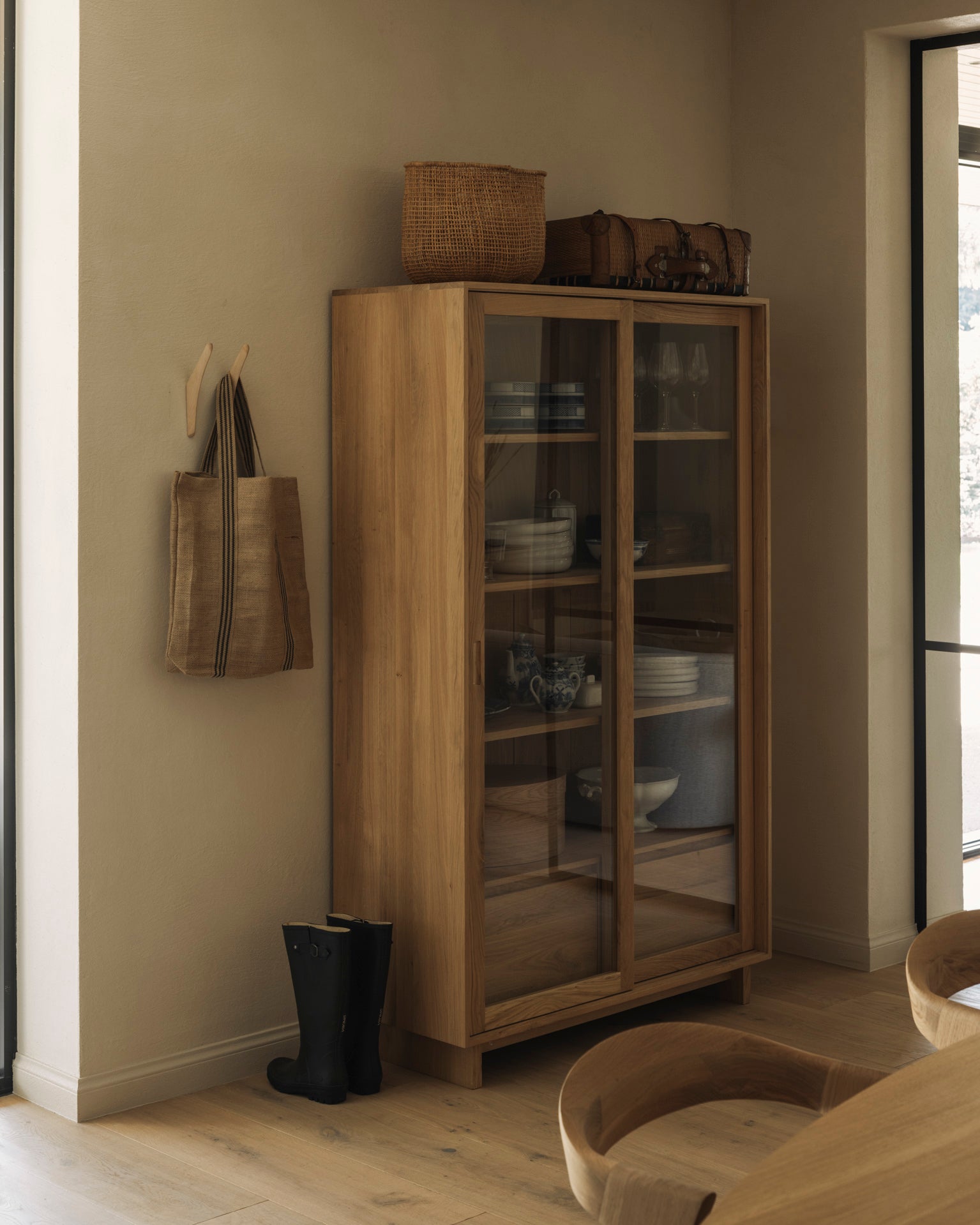 Wave Cupboard | Oak | 2 Sliding Doors | 2 Inside Drawers