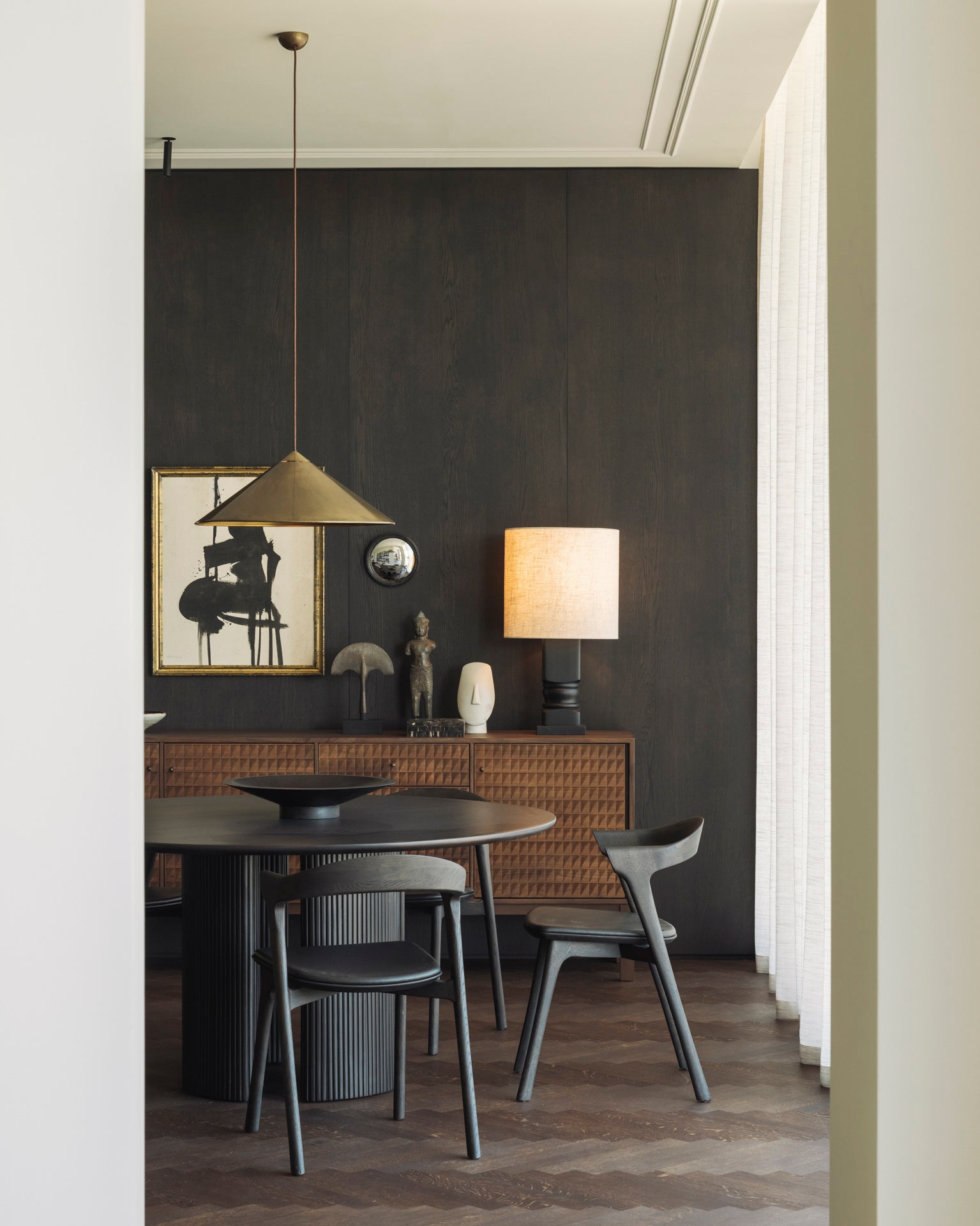 Roller Max Dining Table | Varnished Mahogany | Dark Brown | Round