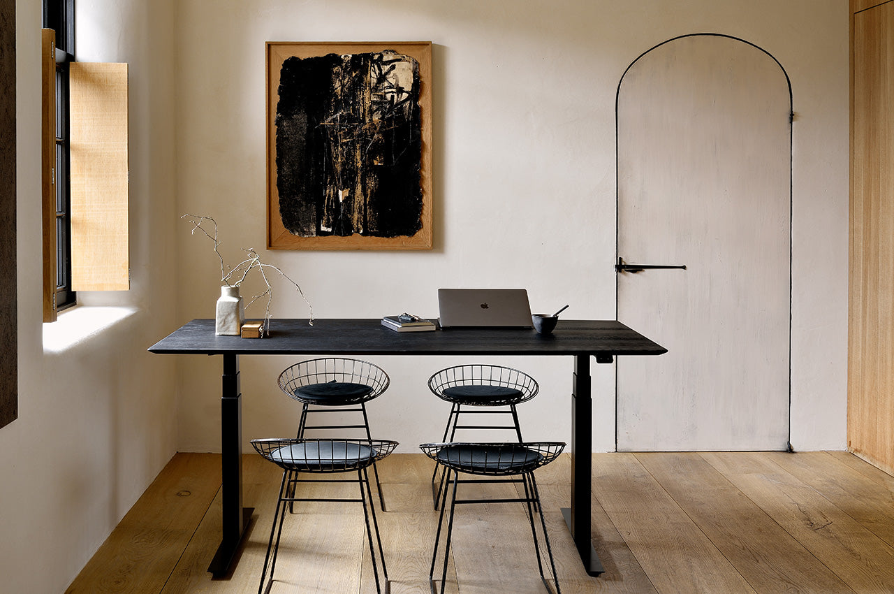 Bok Adjustable Desk | Varnished Oak Black Top | Black Base | Rectangular | With Cable Management | Us | 55" X 28"