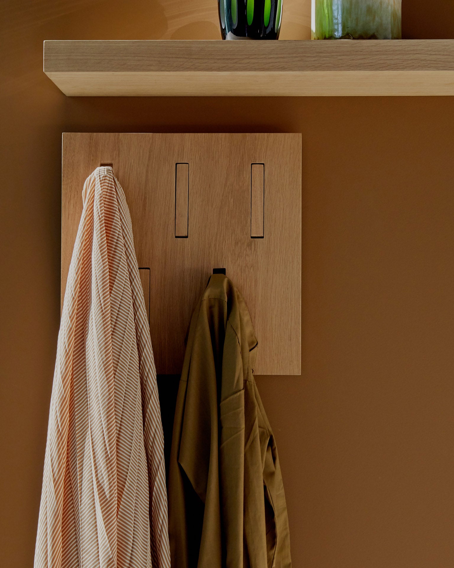 Utilitile Wall Hanger | Varnished Oak | 5 Hangers