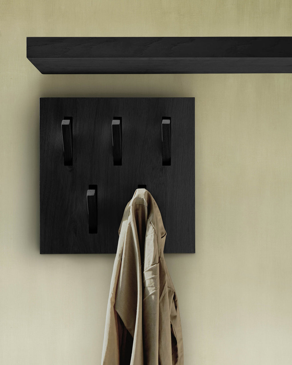 Utilitile Wall Hanger | Varnished Oak | Black | 5 Hangers