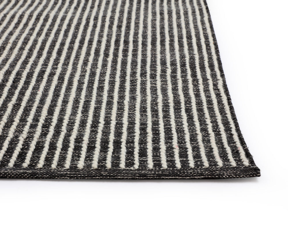 Serene Hand-Woven Rug - Black / White - 5' X 8'