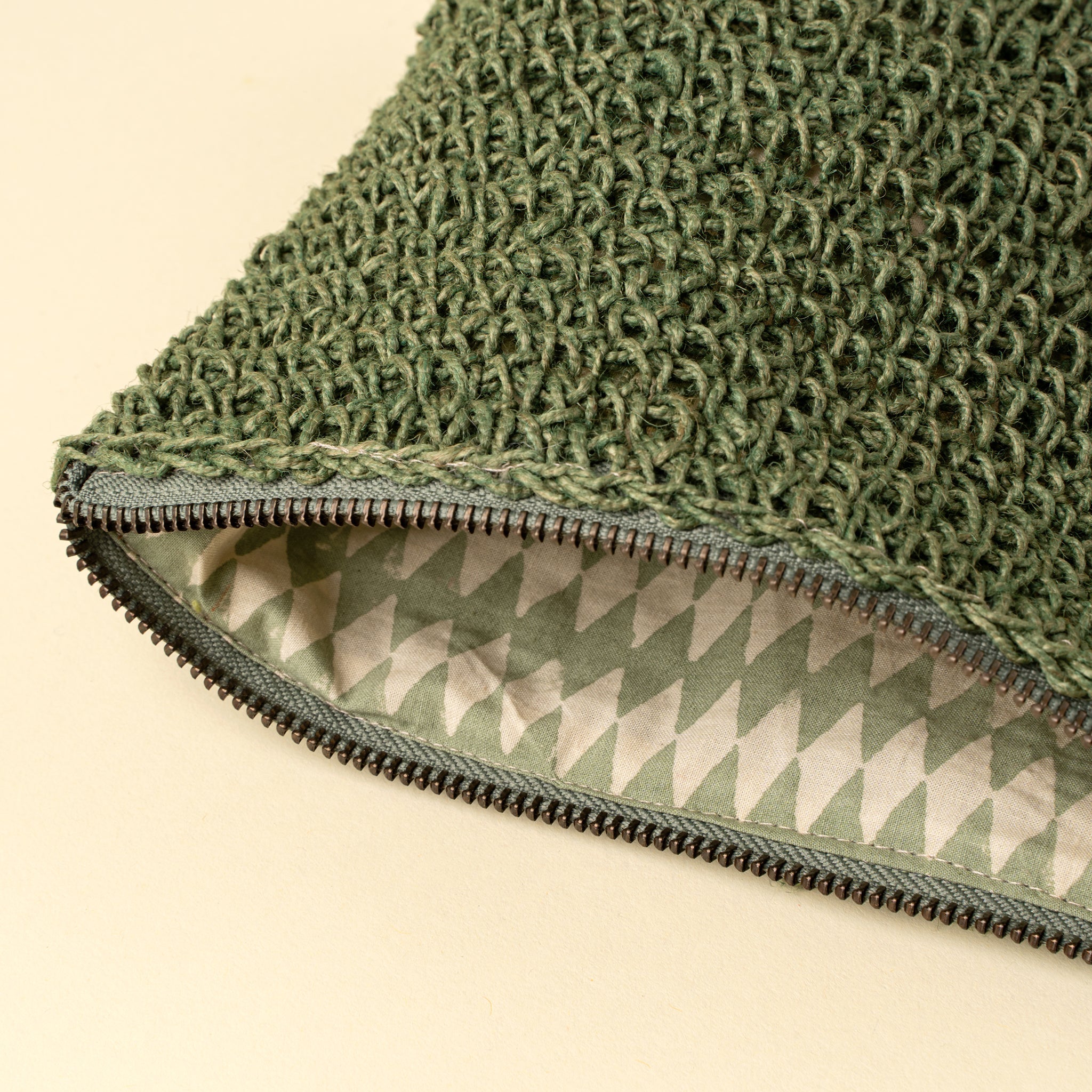 Lola Woven Jute Pouch, Green