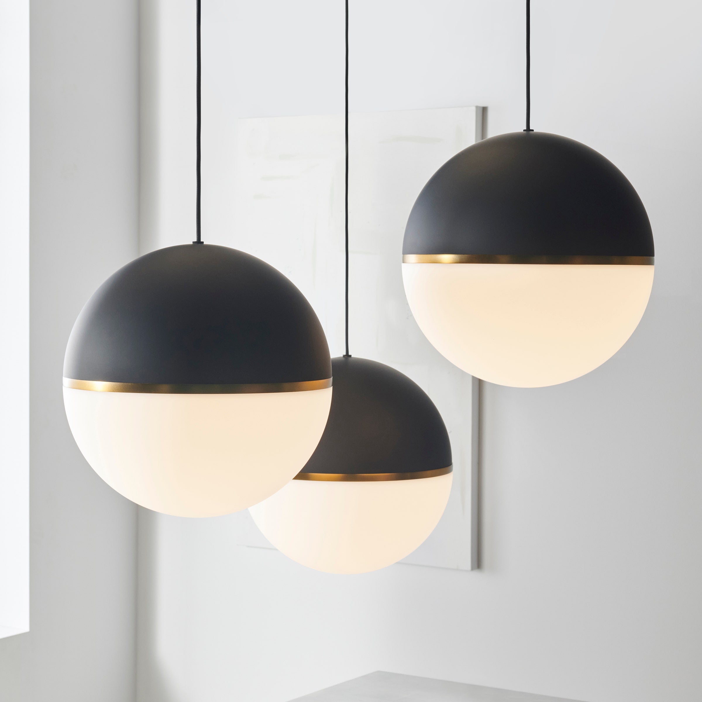 Akova Grande Pendant Matte Black/Aged Brass 2700K 90 CRI med. base a21 led 90cri 2700k 120v