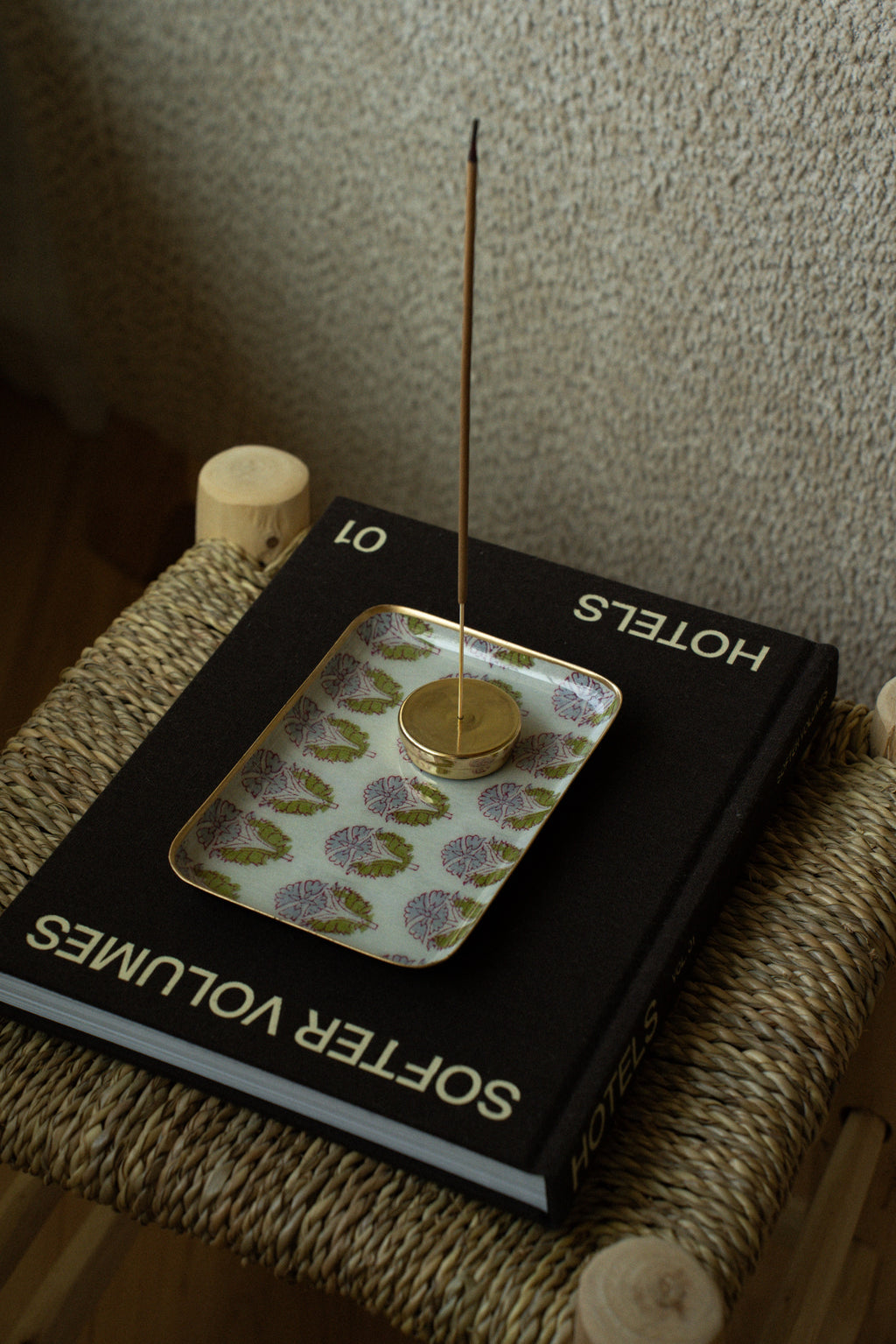 Ancient Roots Incense Set/30 Sticks + Holder