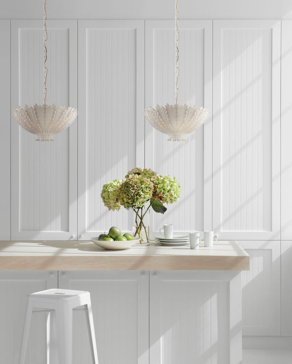 Hampton Small Chandelier | Plaster White