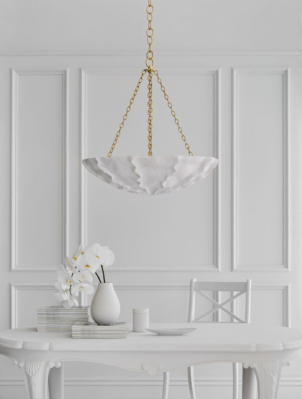 Benit Medium Sculpted Chandelier | Plaster White and Gild