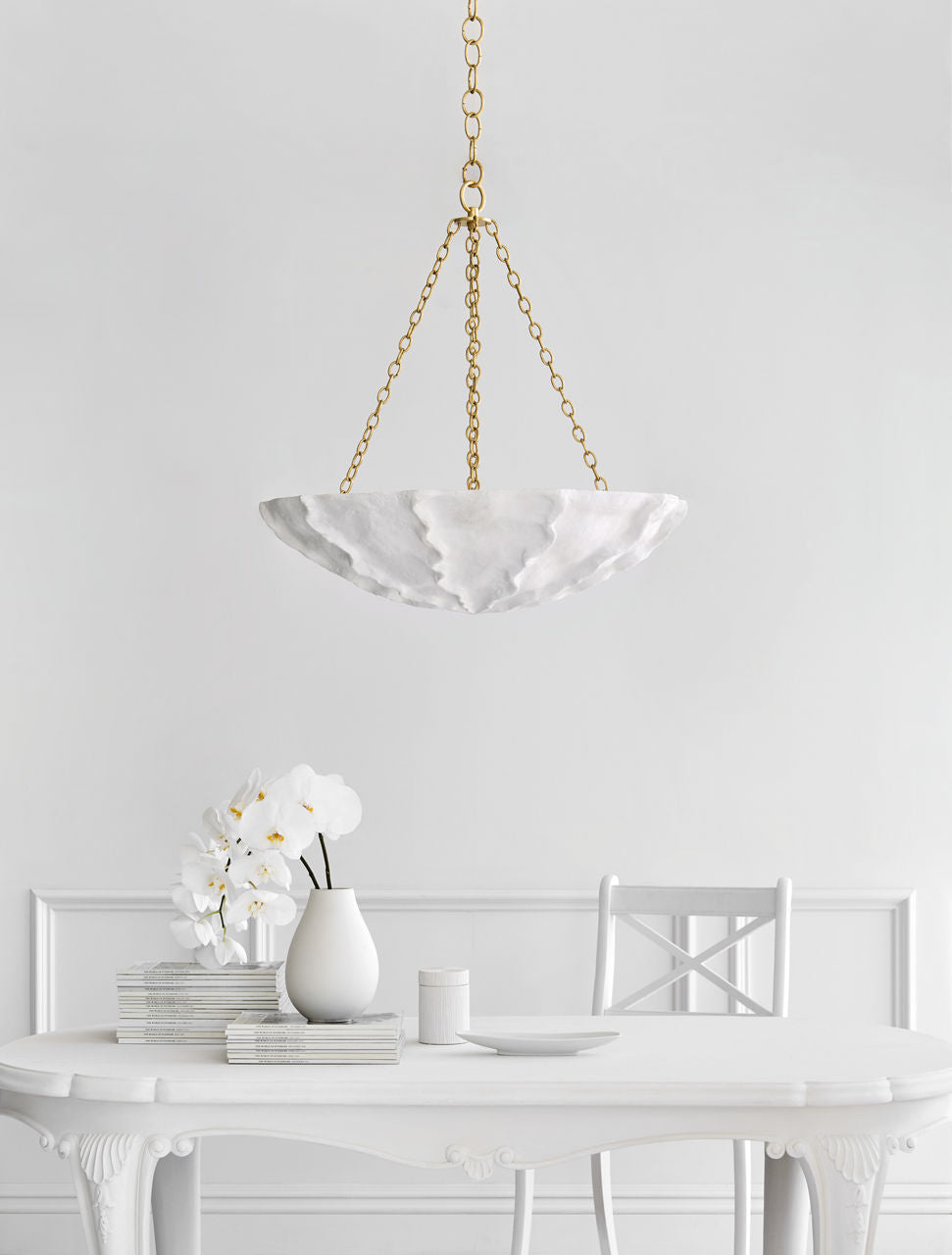 Benit Medium Sculpted Chandelier | Plaster White and Gild