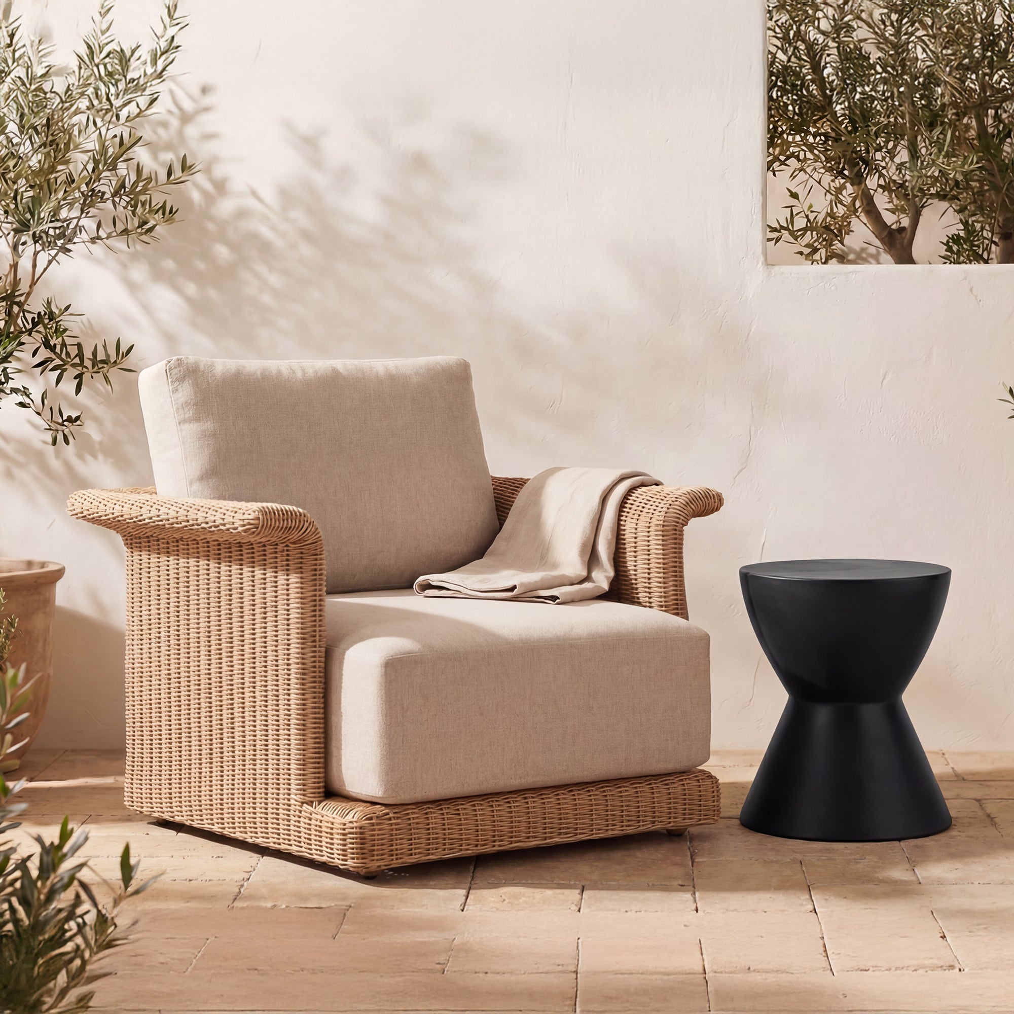 Hourglass Outdoor Stool Black