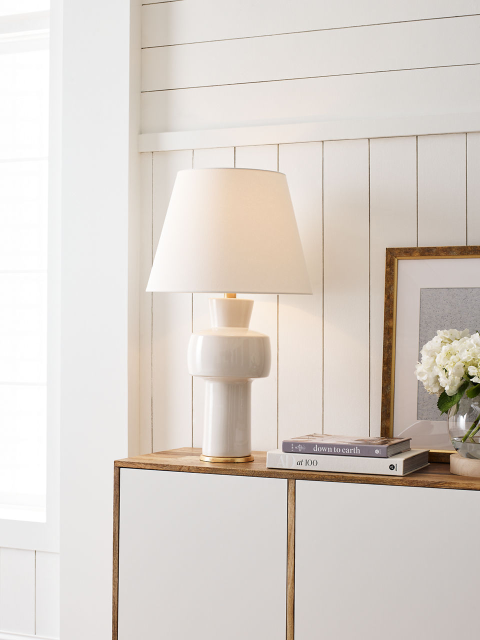 Eerdmans Medium Table Lamp | Ivory | Linen Shade
