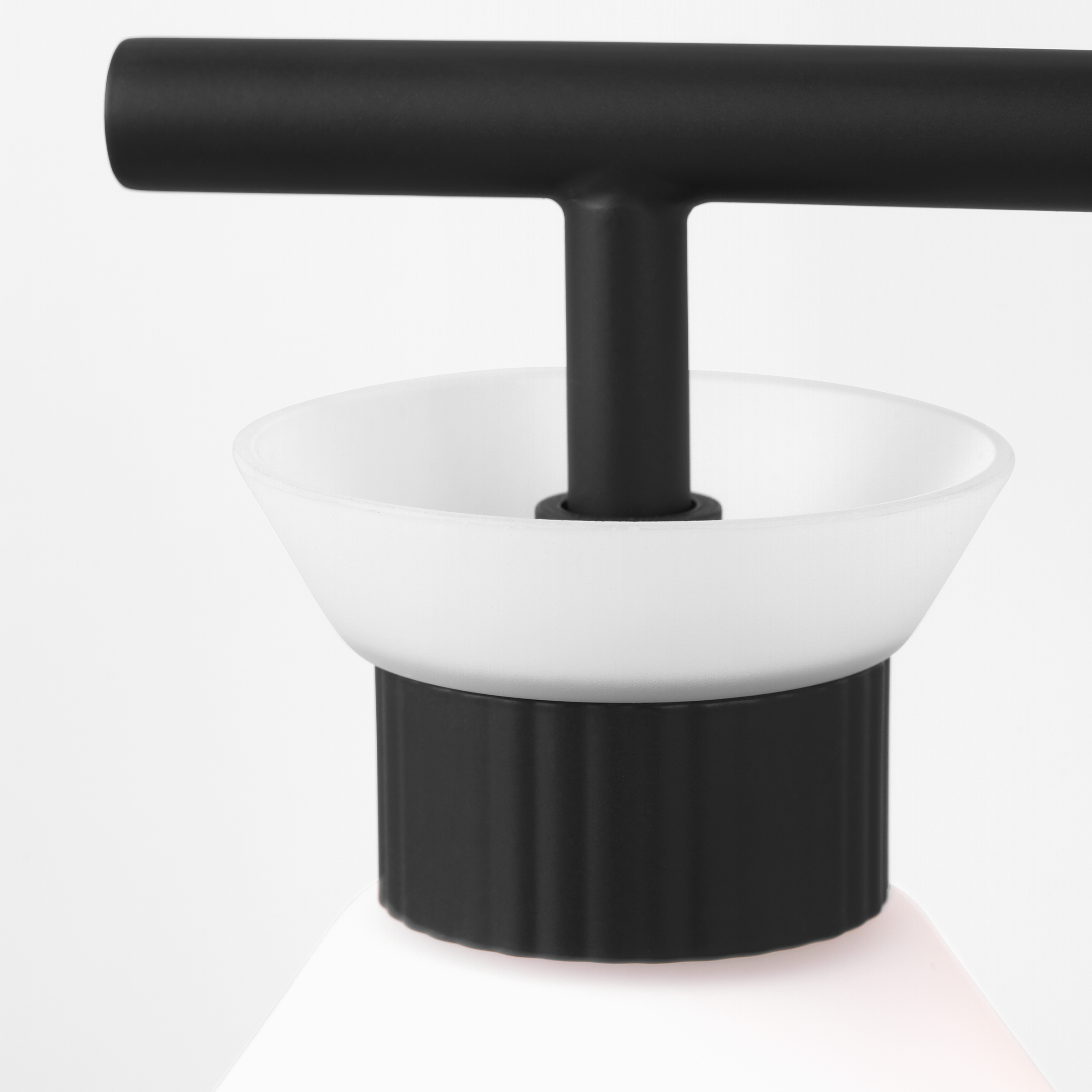 Belcarra 4 - Light Vanity Midnight Black
