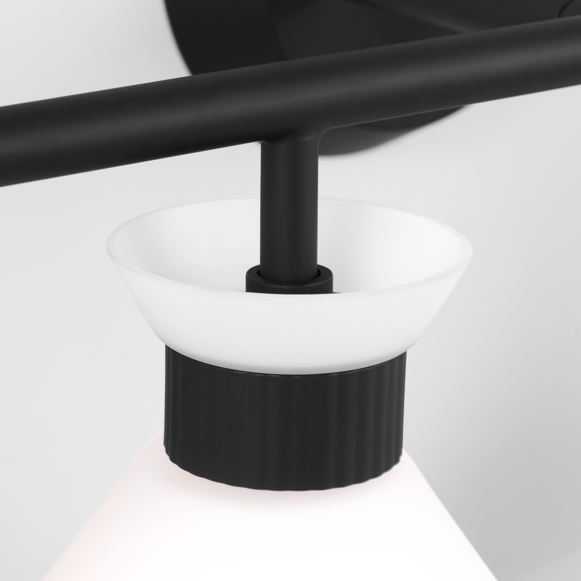 Belcarra 4 - Light Vanity Midnight Black