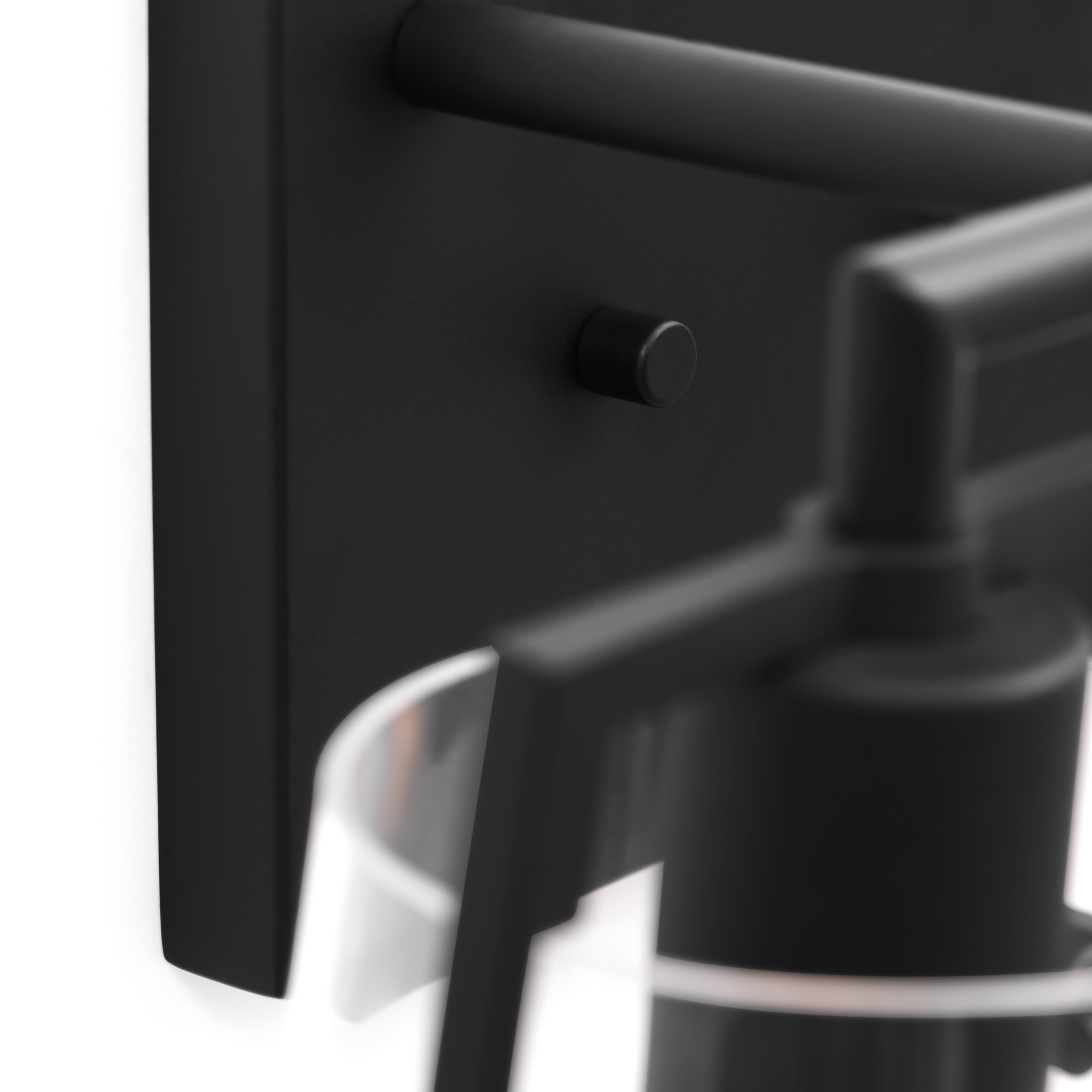 Crofton 2 - Light Vanity Midnight Black