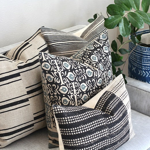 Nepsa Black Band Pillow
