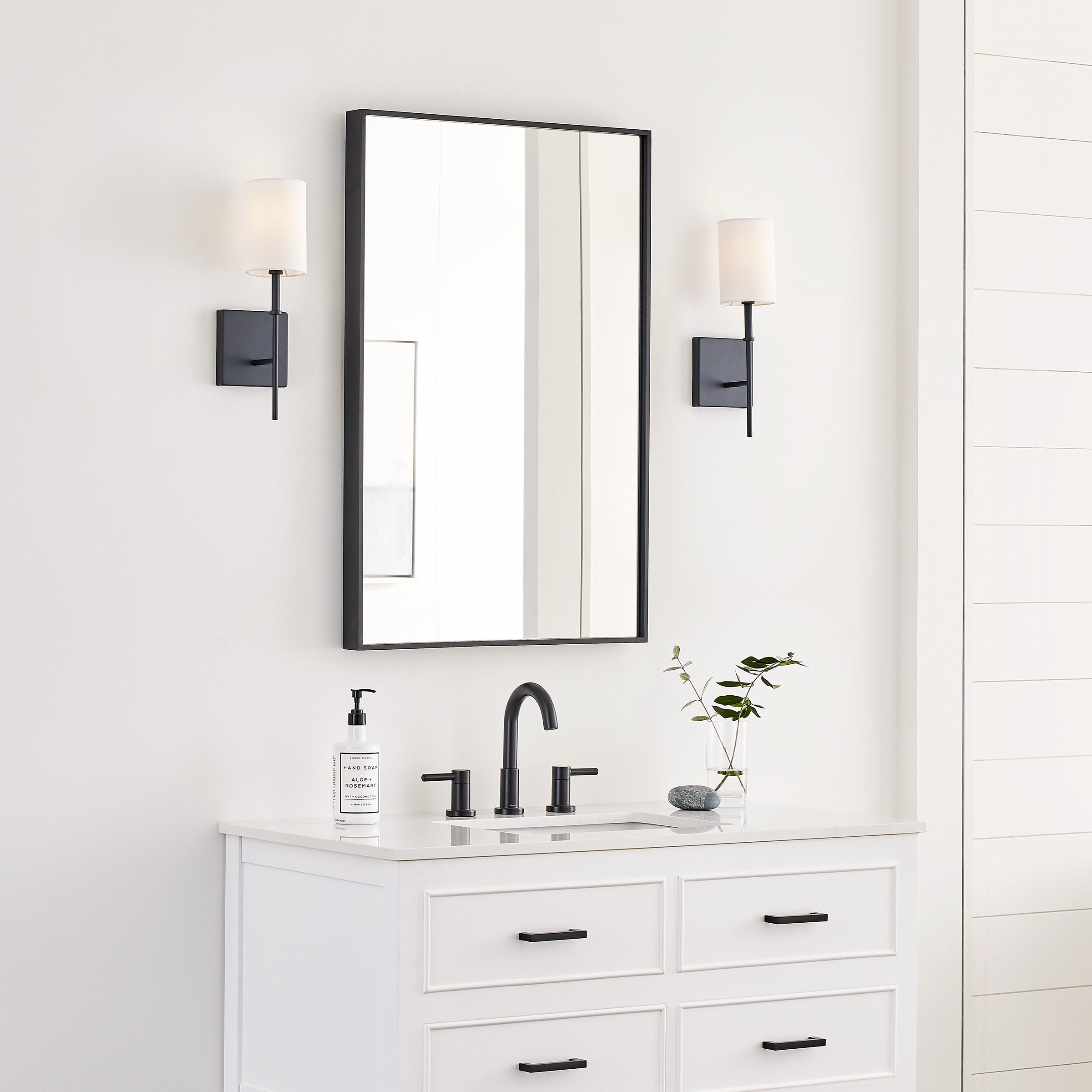 Foxdale 1-Light Sconce | Midnight Black