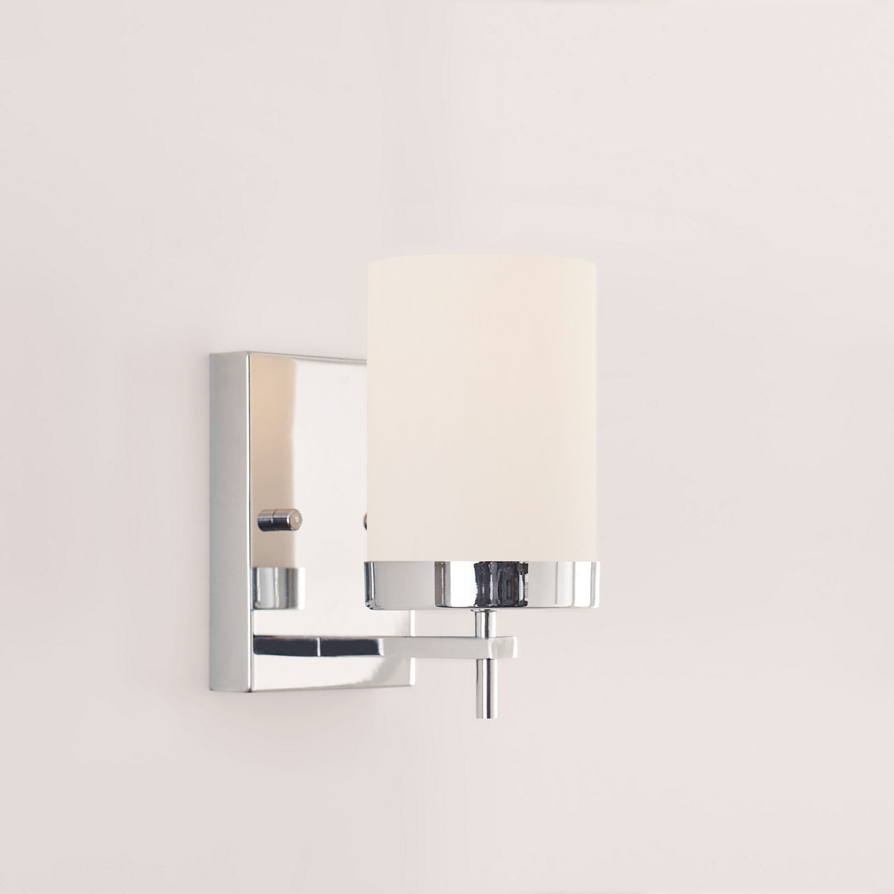 Zire One Light Wall / Bath Sconce | Chrome