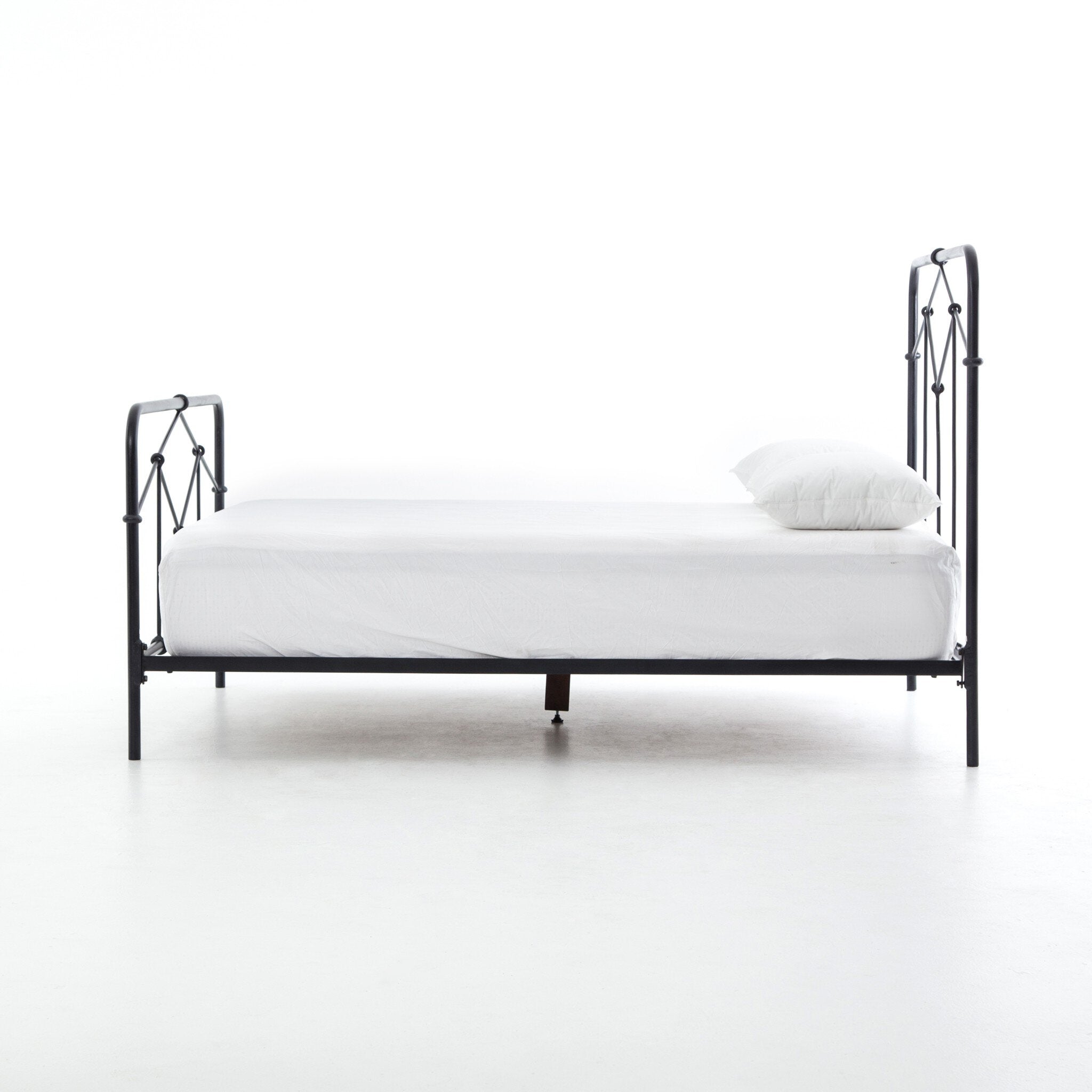 Casey Bed - Sandblasted Vintage Black | King