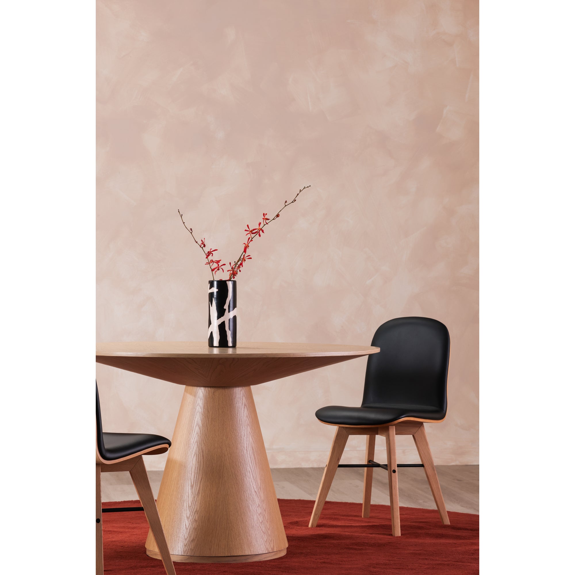 Otago 47In Round Dining Table Oak