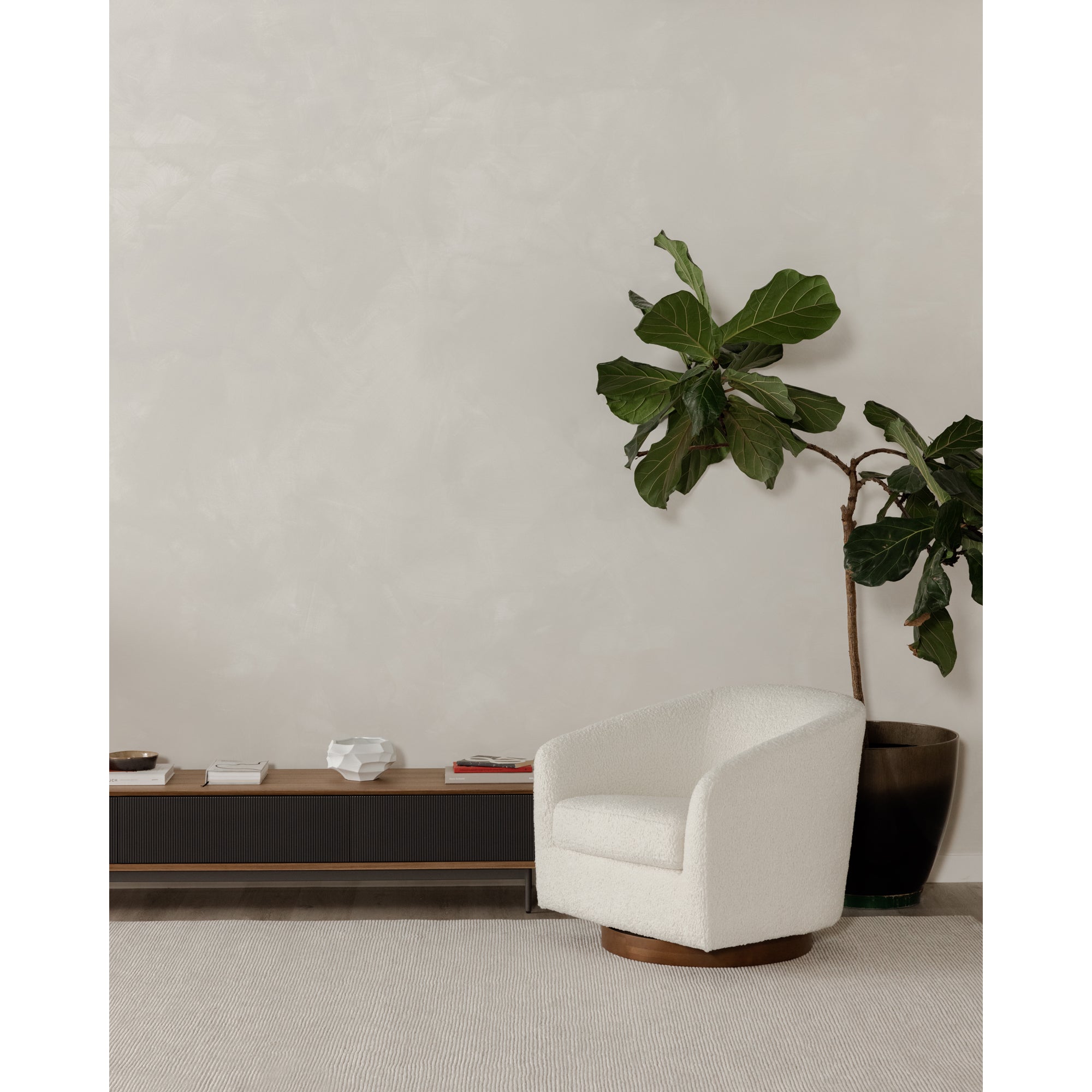 Oscy Swivel Chair Faux Shearling White