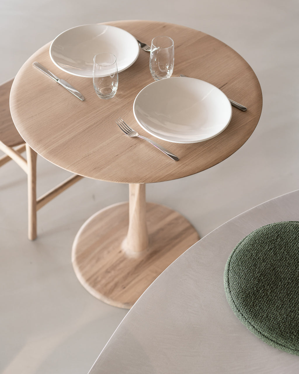 Torsion Dining Table | Varnished Oak | Round | Low Height | 35" X 35"