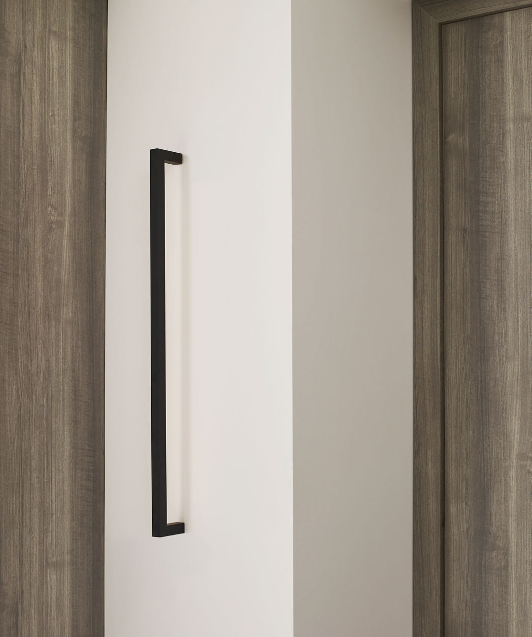 Stagger Medium Wall Sconce Nightshade Black 2700K 90 CRI integrated led 90 cri 2700k 120v
