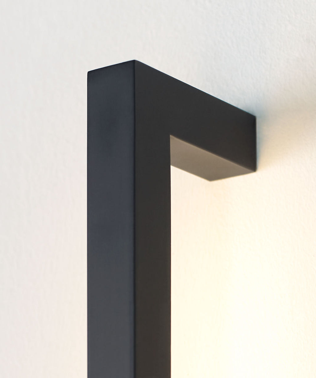 Stagger Medium Wall Sconce Nightshade Black 2700K 90 CRI integrated led 90 cri 2700k 120v