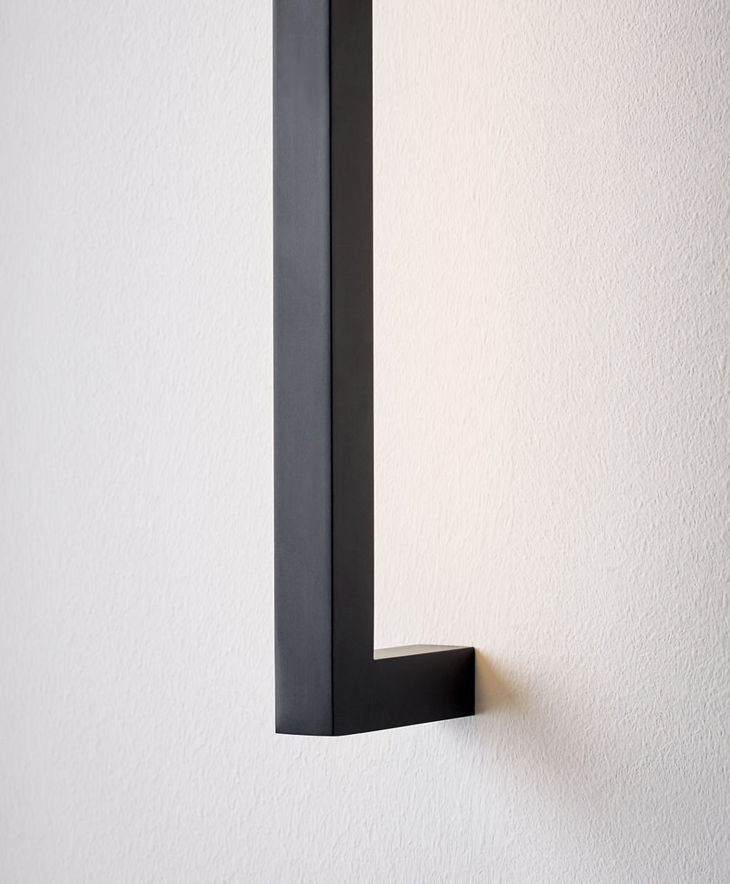 Stagger Medium Wall Sconce Nightshade Black 2700K 90 CRI integrated led 90 cri 2700k 120v