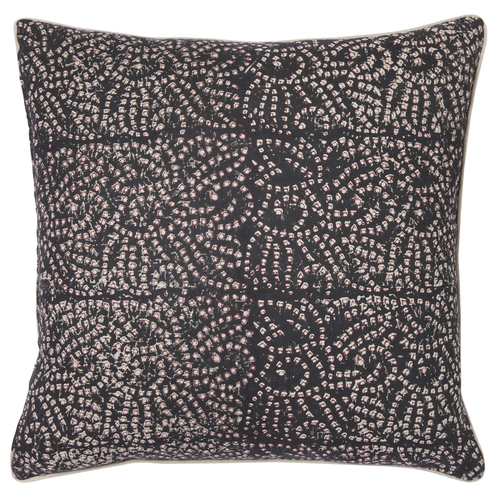 Nur Noir Pillow