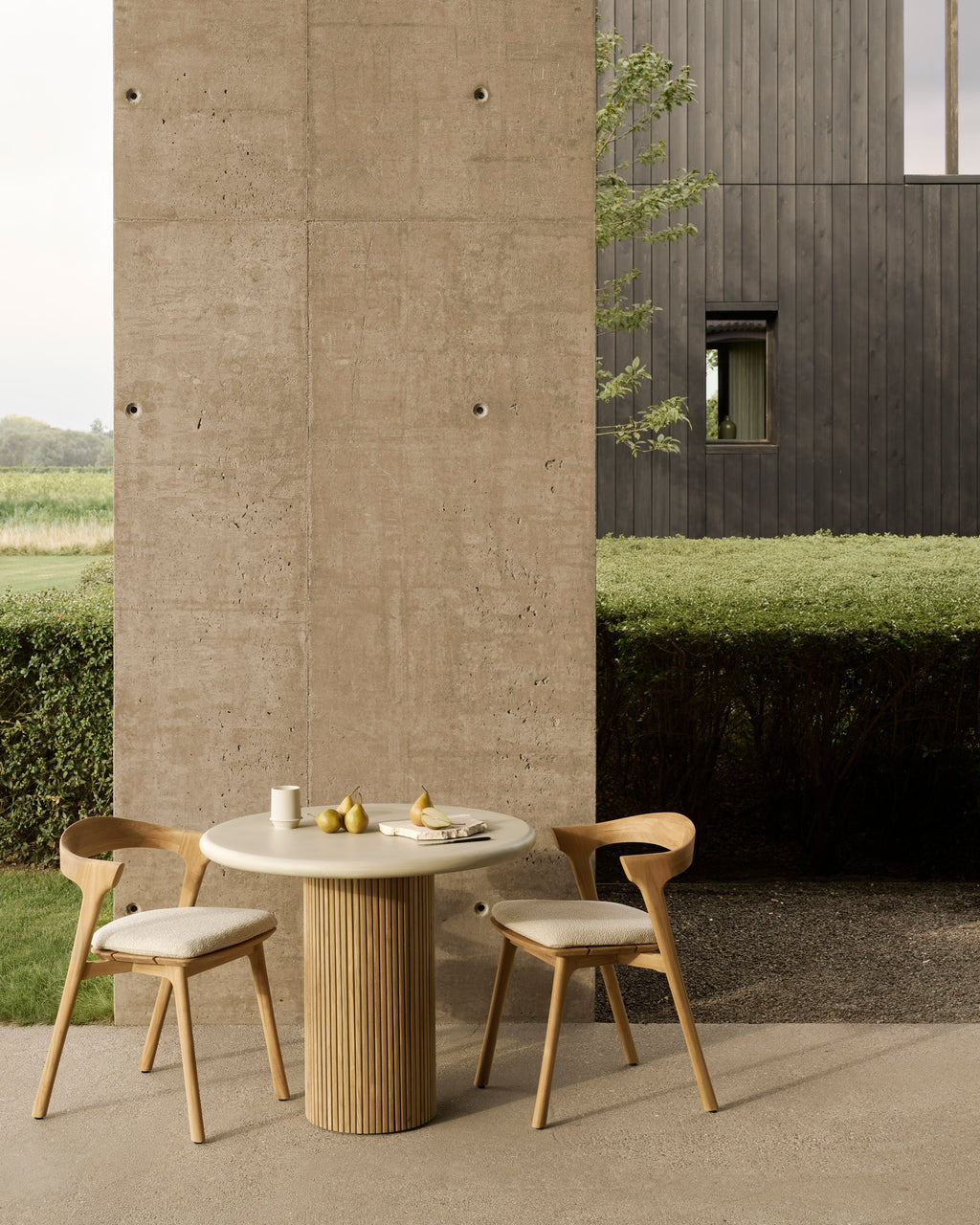 Roller Max Outdoor Dining Table | Varnished Concrete Top | Reclaimed Teak Base | Light Grey | Round | 35" X 35"