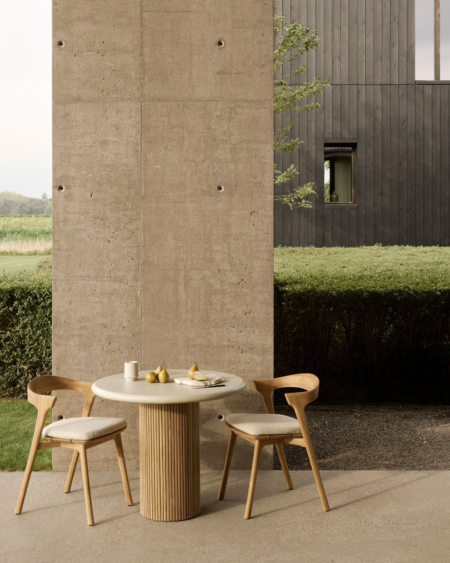 Roller Max Outdoor Dining Table | Varnished Concrete Top | Reclaimed Teak Base | Light Grey | Round | 35" X 35"