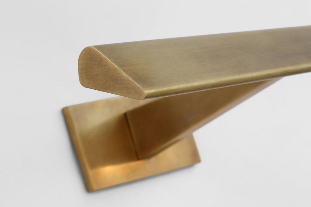 Petrel 18" Picture Light | Hand-Rubbed Antique Brass