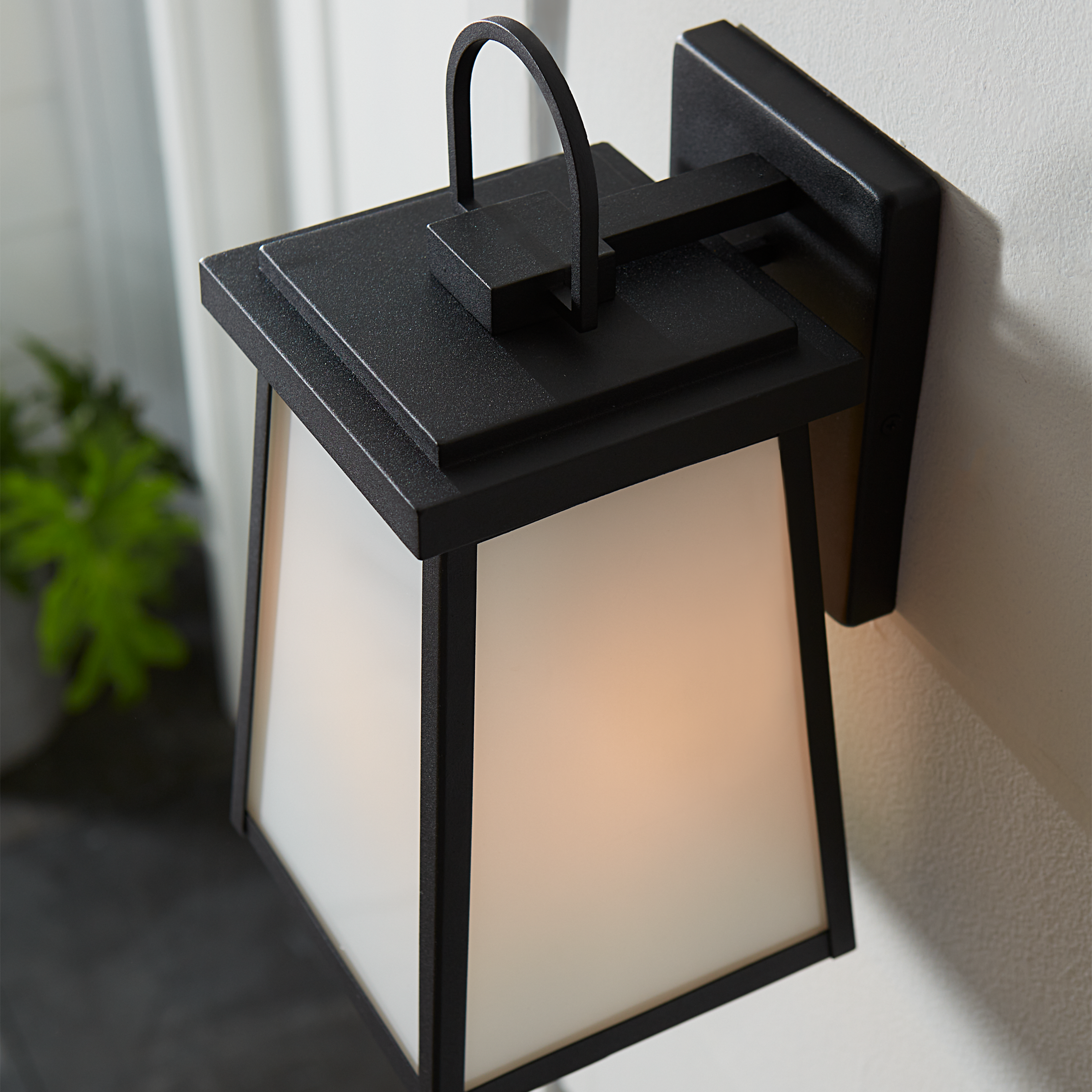 Founders Medium Wall Lantern | Black