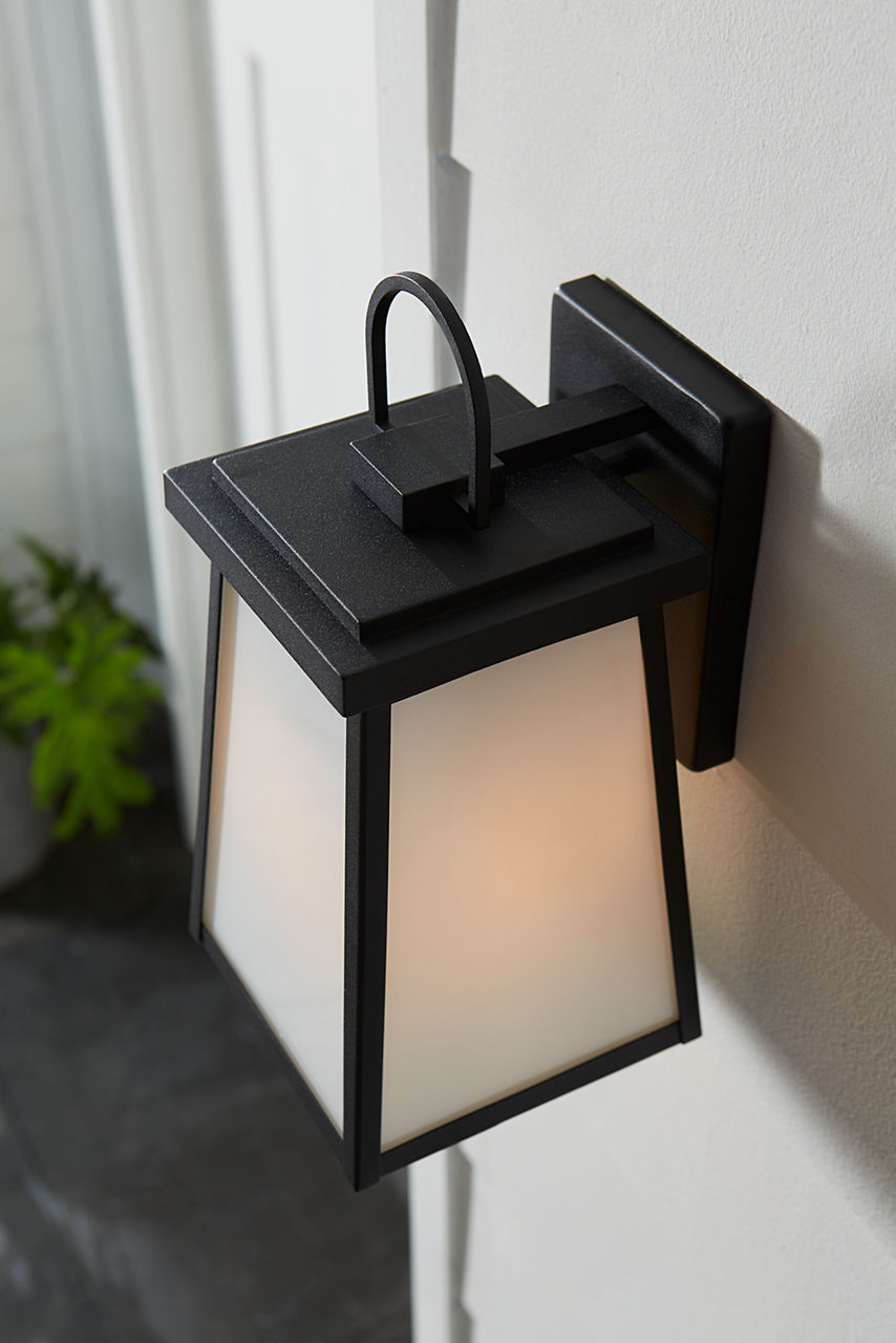 Founders Medium Wall Lantern | Black Frosted Bulb
