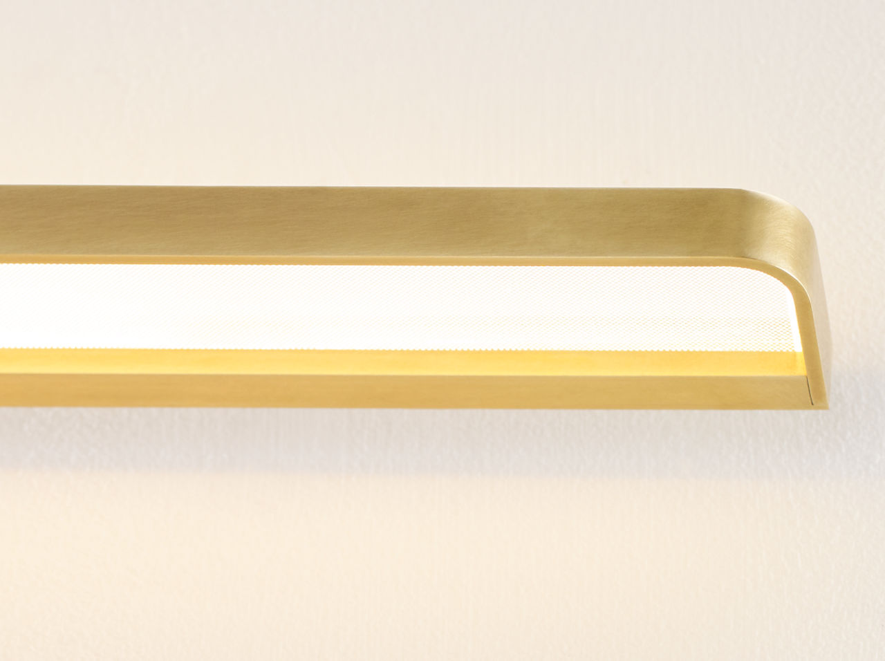 Banda 36 Bath Natural Brass LED 90 CRI 3000K 120V-277v unv