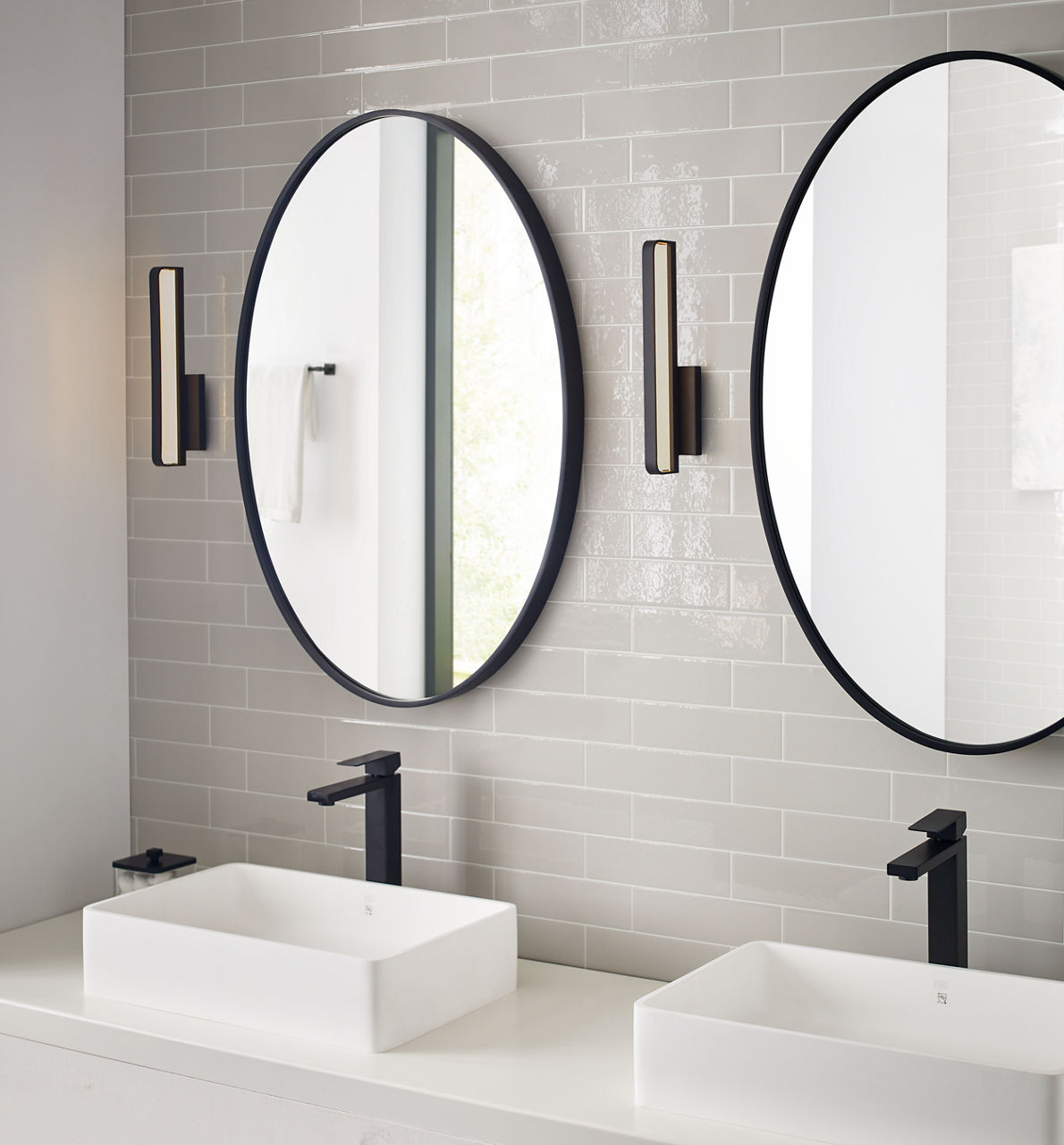 Banda 13 Wall/Bath Matte Black LED 90 CRI 3000k 120V