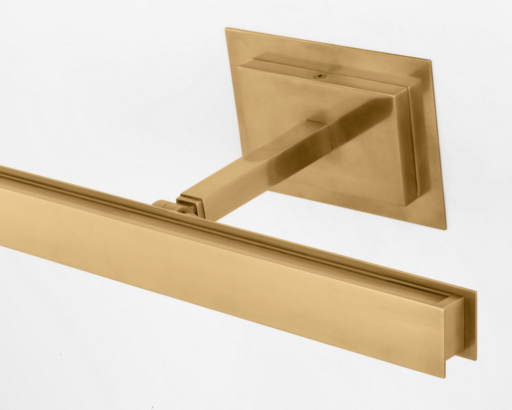 Bau 18 Picture Light Natural Brass 3000K 90 CRI