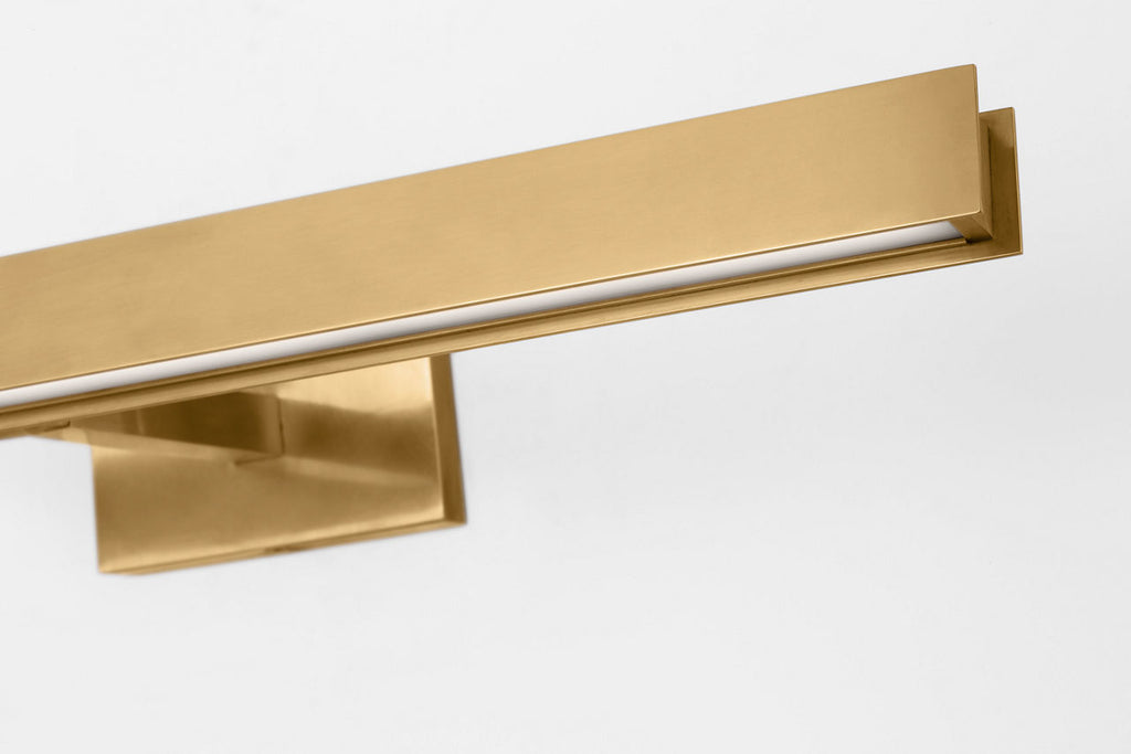 Bau 24 Picture Light Natural Brass 3000K 90 CRI