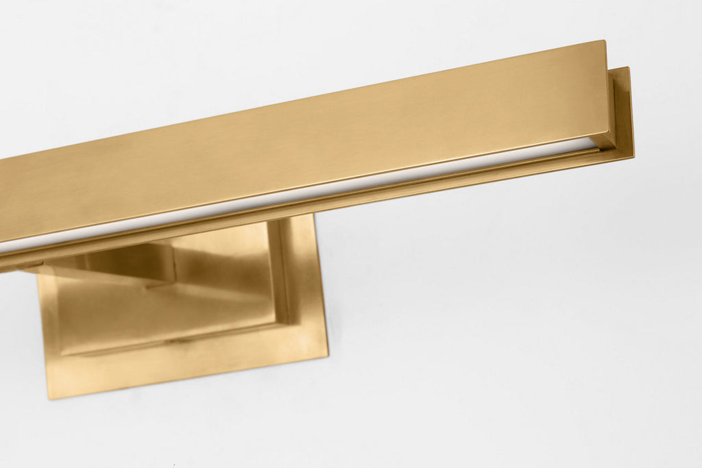 Bau 24 Picture Light Natural Brass 3000K 90 CRI