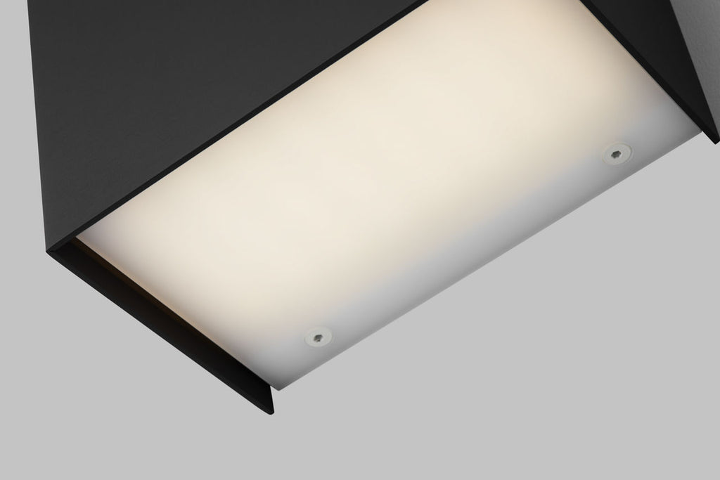 Brompton Small Wall Sconce Nightshade Black Integrated LED 90 CRI 3000K 120-277Vunv