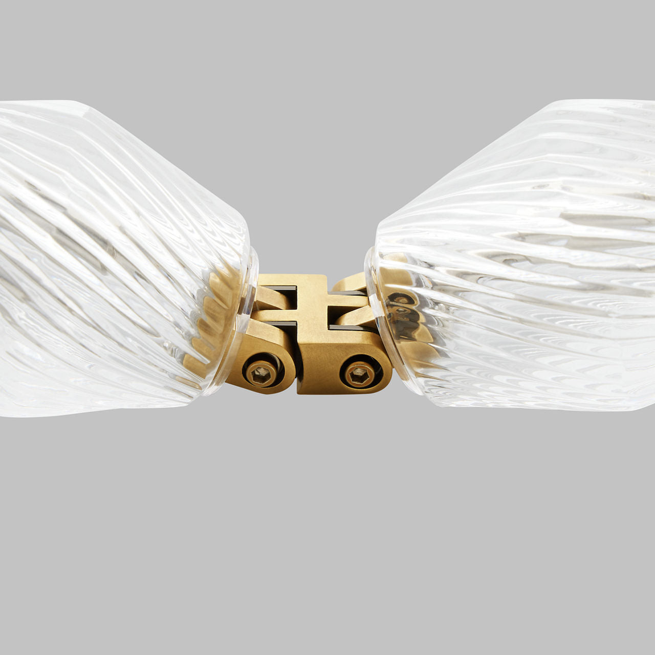 Collier Isolated Mechanical Connector Natural Brass