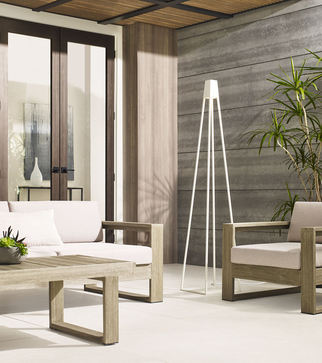 Apex Outdoor X-Large Floor Lamp White 2700K 90 CRI