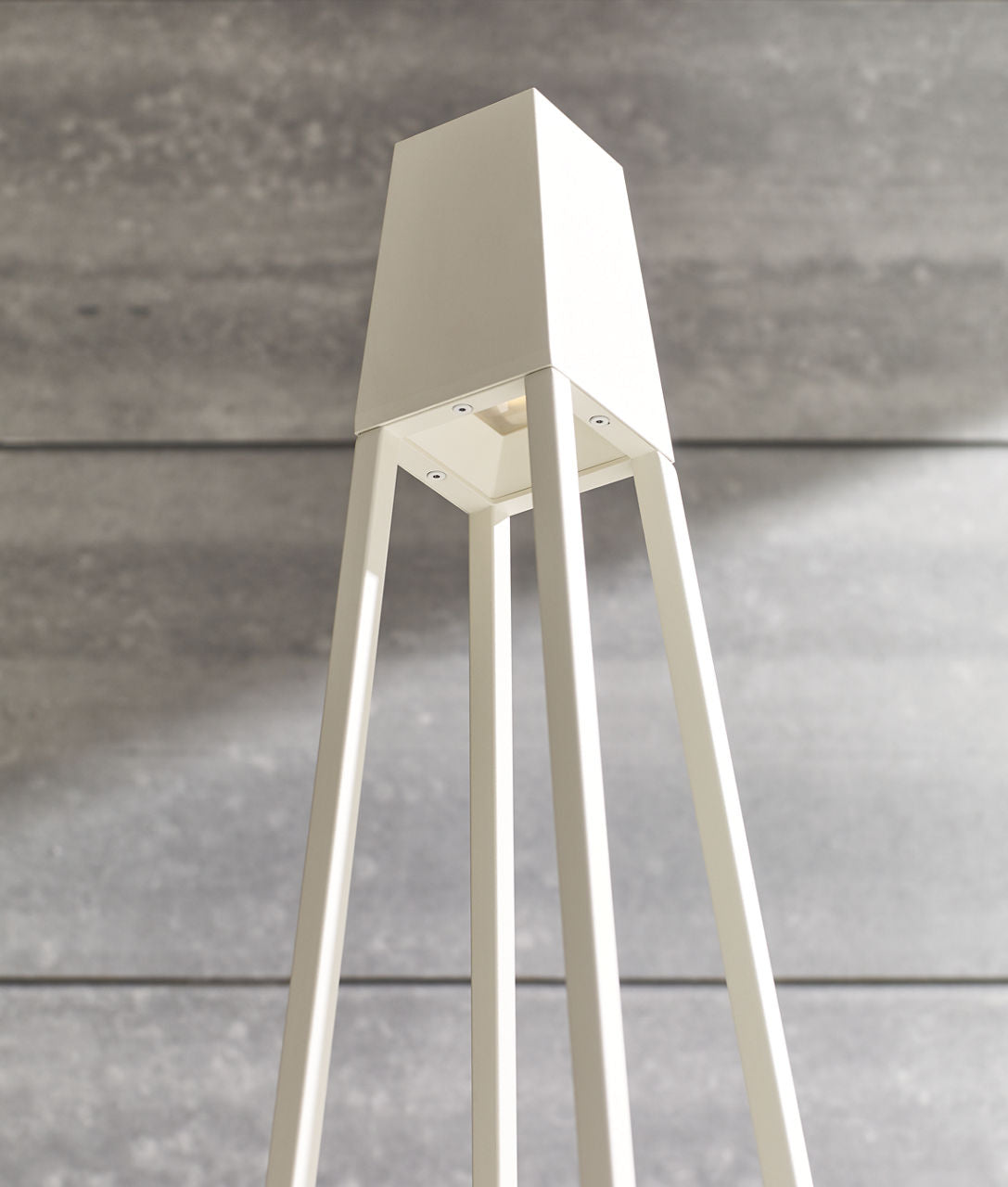Apex Outdoor X-Large Floor Lamp White 2700K 90 CRI