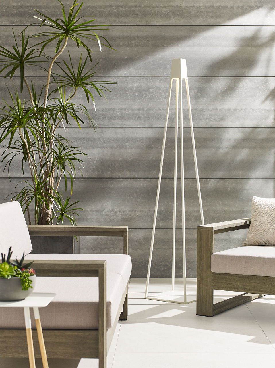 Apex Outdoor X-Large Floor Lamp White 2700K 90 CRI