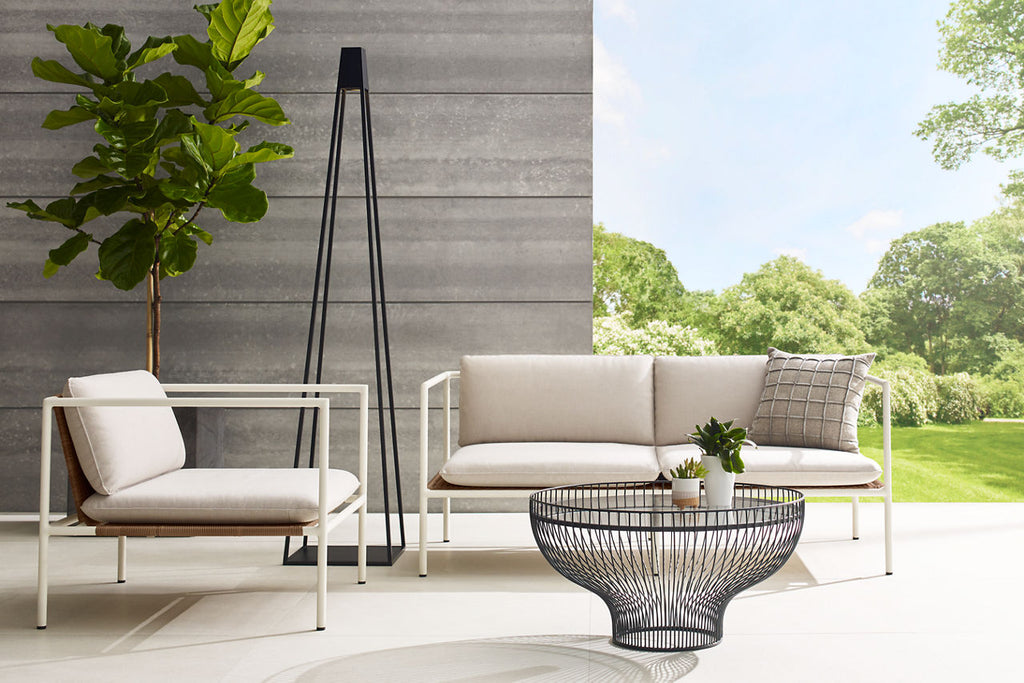 Apex Outdoor X-Large Floor Lamp Black 2700K 90 CRI