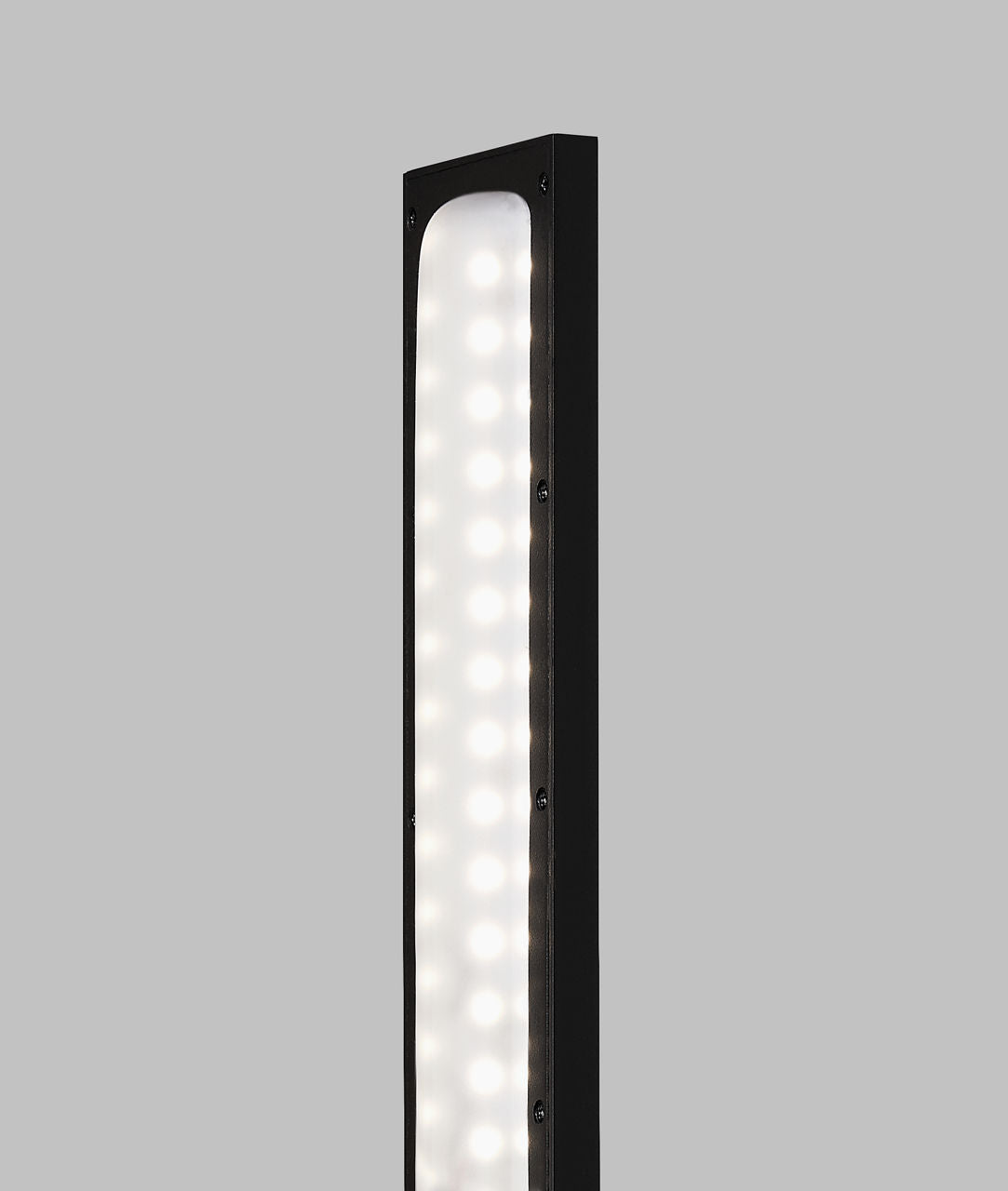 Blade 24 Outdoor Wall Black 2700K/3000K Selectable 90 CRI