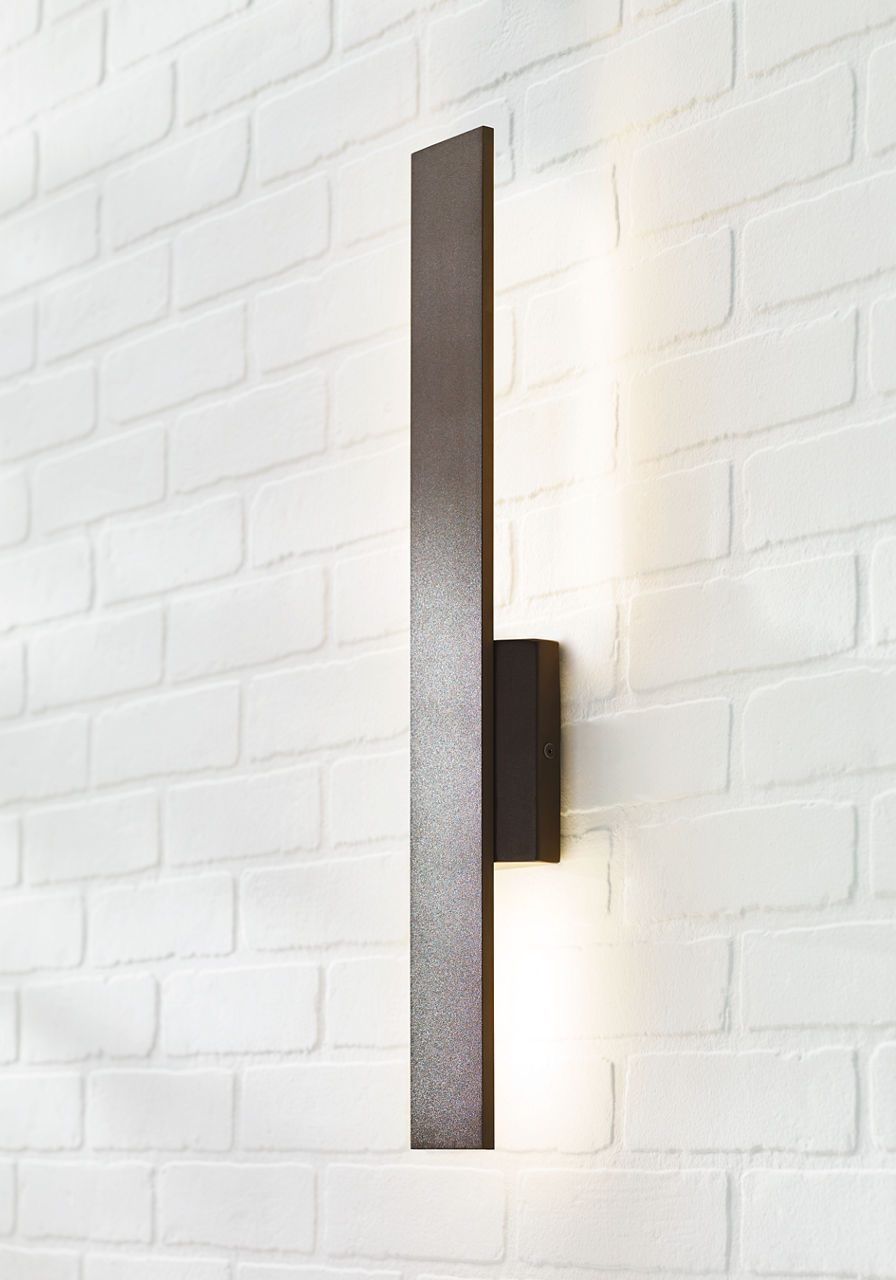 Blade 24 Outdoor Wall Bronze 2700K/3000K Selectable 90 CRI