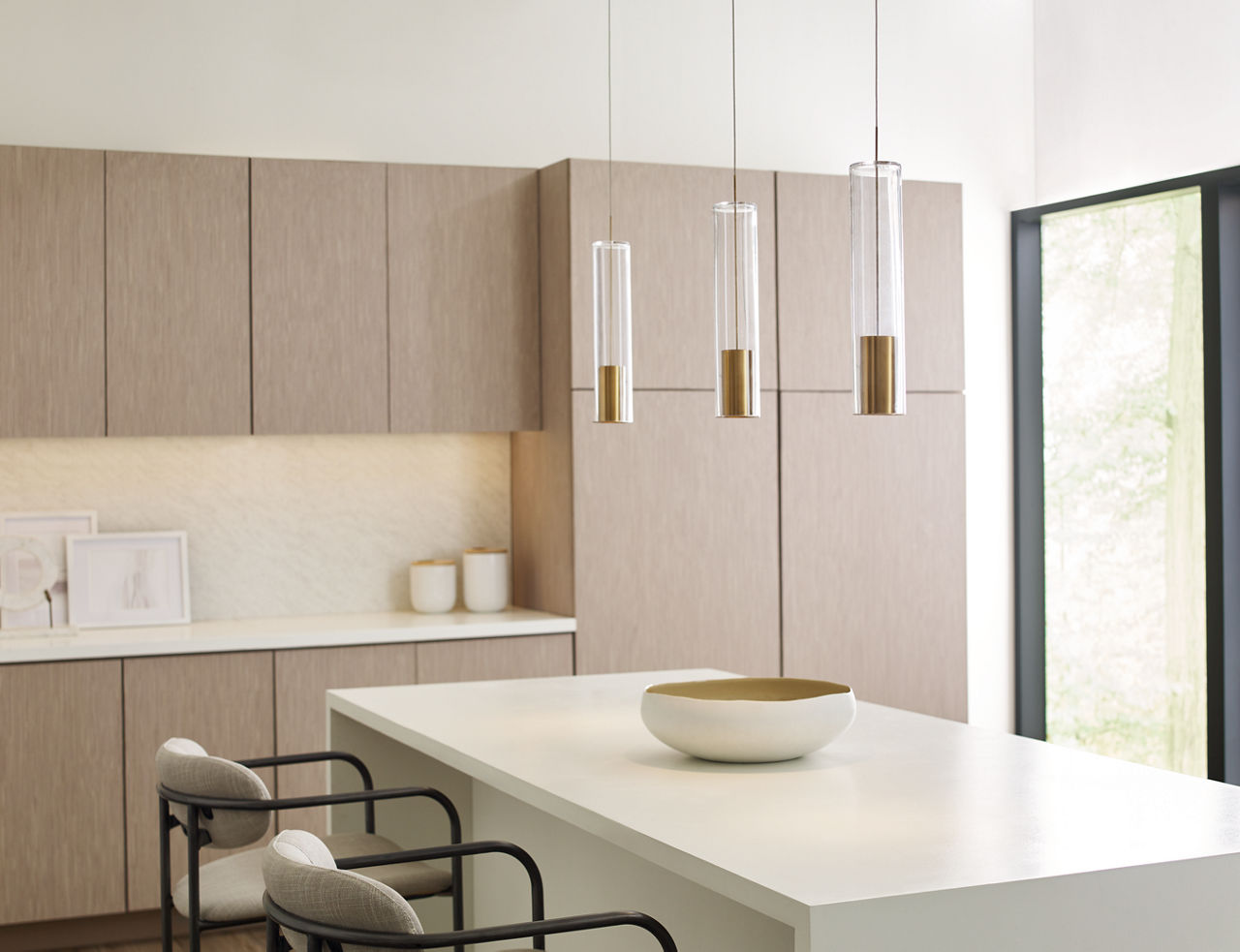 Captra Pendant | Aged Brass | Clear glass FreeJack Bulb(s) Included